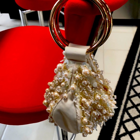 ? VINTAGE AUTHENTHIC LULU GUINNESS W/RHINESTONES MOTHER PEARL COLOR PRE-OWNED Lulu Guinness | Accessories | Vintage Authenthic Lulu  main image 4